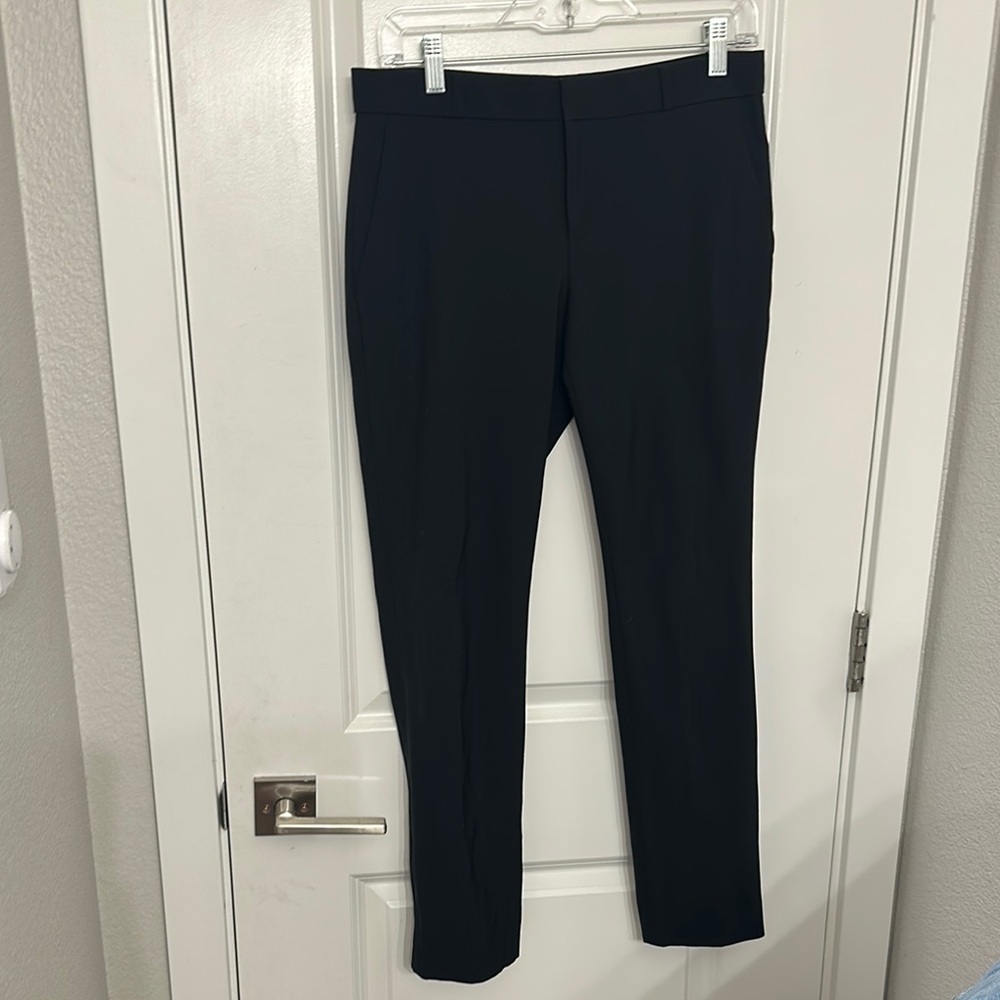 Banana Republic Ryan tapered pants. Size 4P